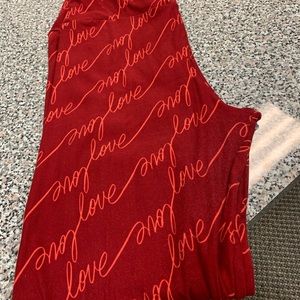 LulaRoe valentine leggings